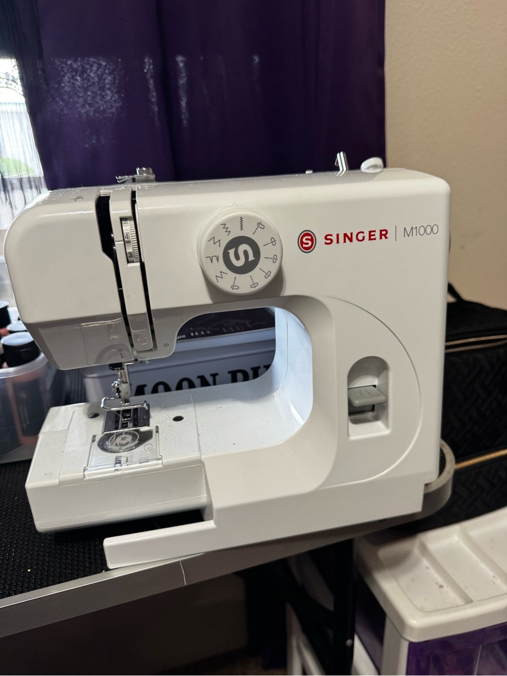 Singer M1000 White Portable Sewing Machine